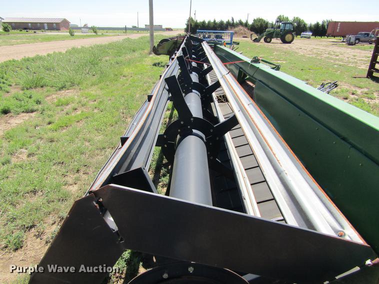 image for item DD5743 2003 John Deere 936D draper head