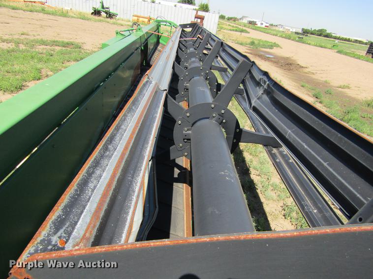 image for item DD5743 2003 John Deere 936D draper head