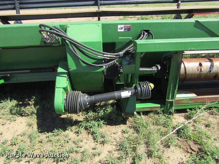 image for item DD5743 2003 John Deere 936D draper head