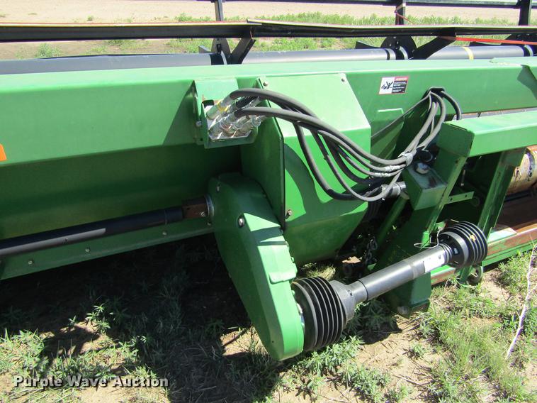 image for item DD5743 2003 John Deere 936D draper head