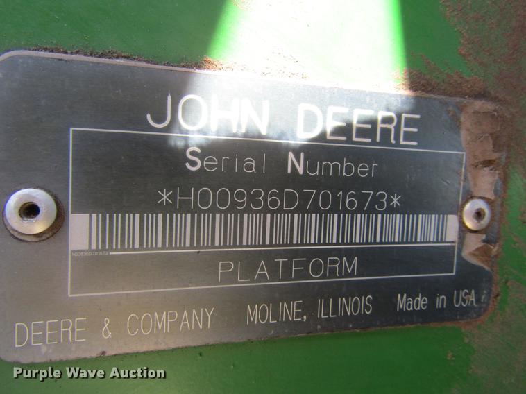 image for item DD5743 2003 John Deere 936D draper head