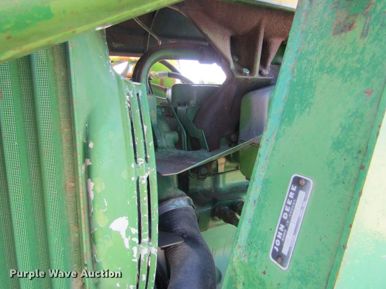 image for item DD5745 1977 John Deere 4630 tractor