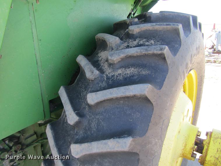 image for item DD5745 1977 John Deere 4630 tractor