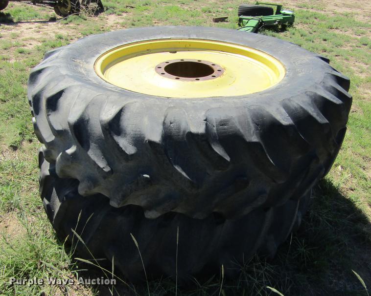 image for item DD5745 1977 John Deere 4630 tractor