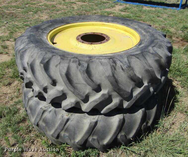 image for item DD5745 1977 John Deere 4630 tractor