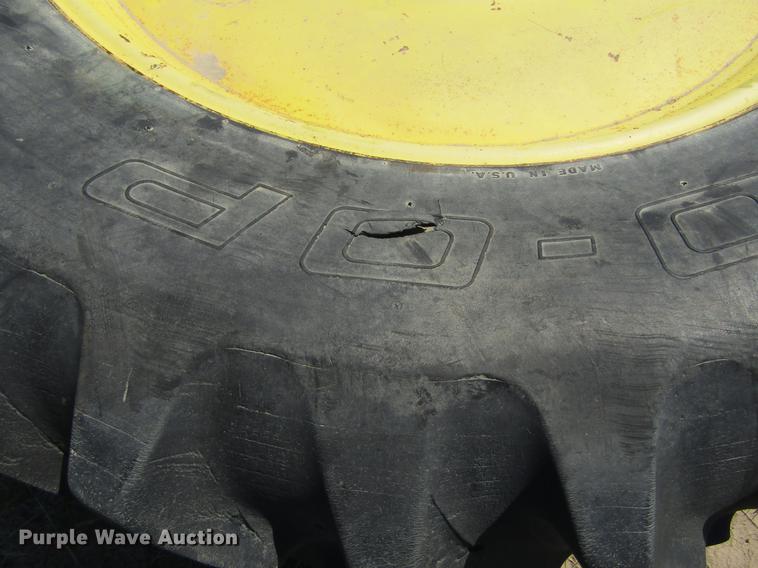 image for item DD5745 1977 John Deere 4630 tractor