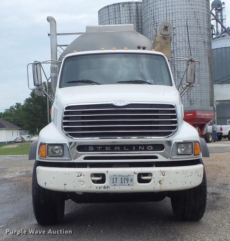 image for item DD7206 2004 Sterling feed delivery truck