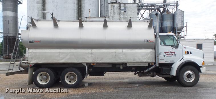 image for item DD7206 2004 Sterling feed delivery truck