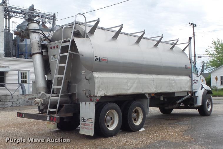 image for item DD7206 2004 Sterling feed delivery truck