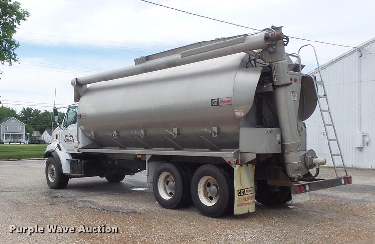 image for item DD7206 2004 Sterling feed delivery truck