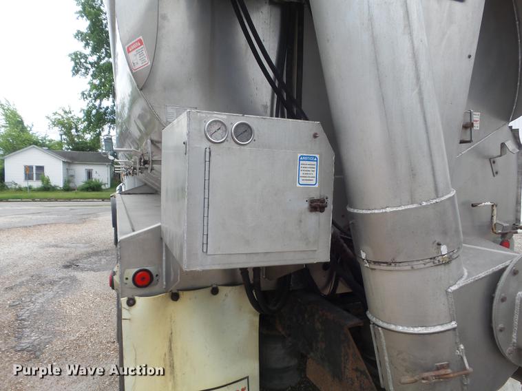image for item DD7206 2004 Sterling feed delivery truck