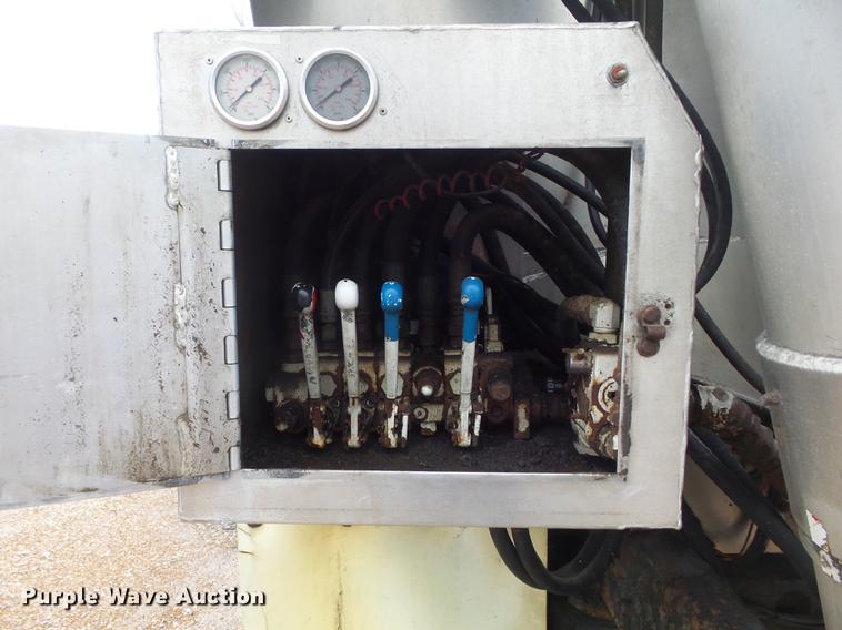 image for item DD7206 2004 Sterling feed delivery truck