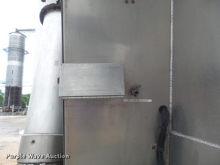 image for item DD7206 2004 Sterling feed delivery truck