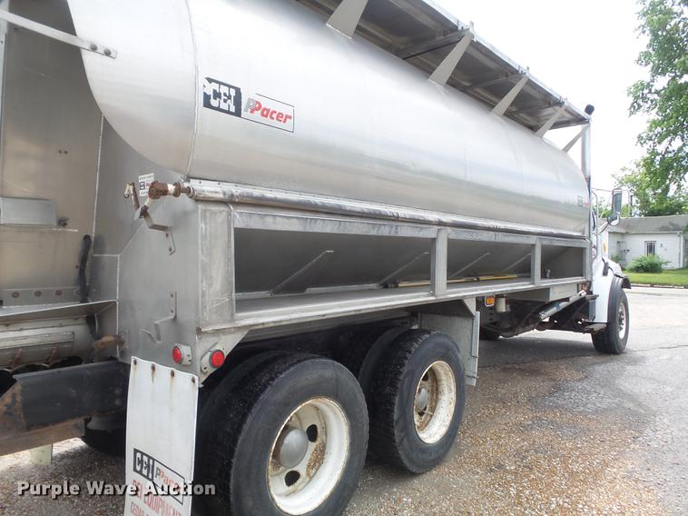 image for item DD7206 2004 Sterling feed delivery truck