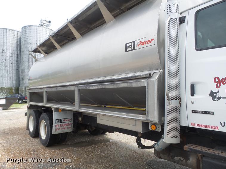 image for item DD7206 2004 Sterling feed delivery truck