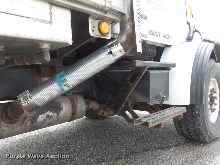 image for item DD7206 2004 Sterling feed delivery truck