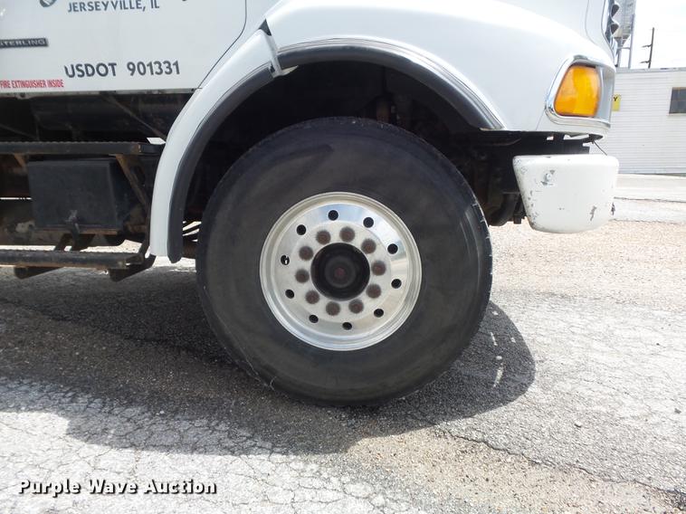 image for item DD7206 2004 Sterling feed delivery truck