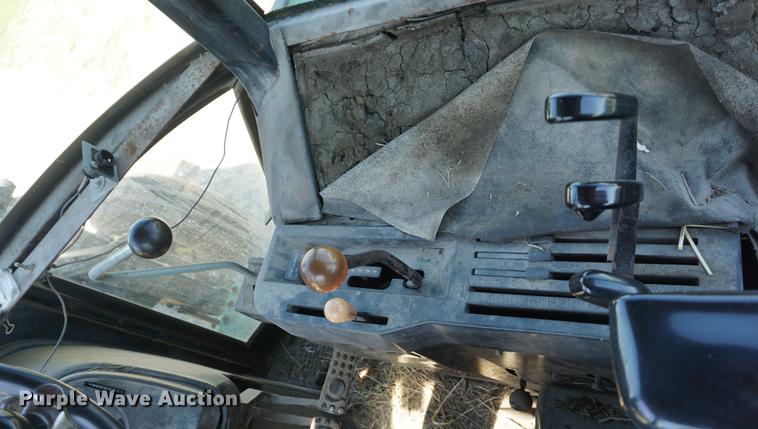 image for item DD7668 1974 John Deere 4430 tractor