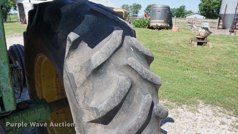 image for item DD7668 1974 John Deere 4430 tractor