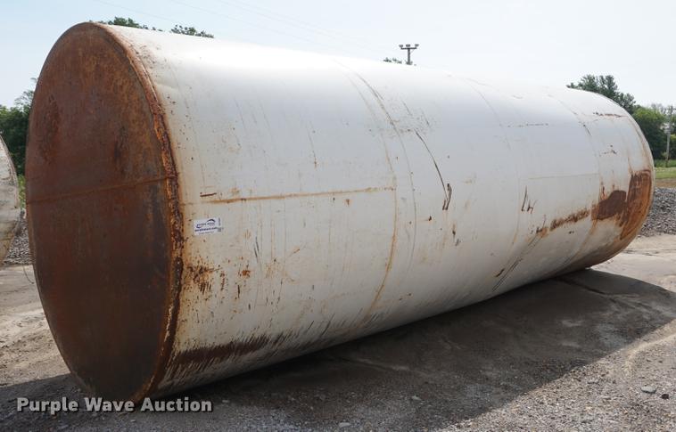 image for item DD7669 Upright fuel tank