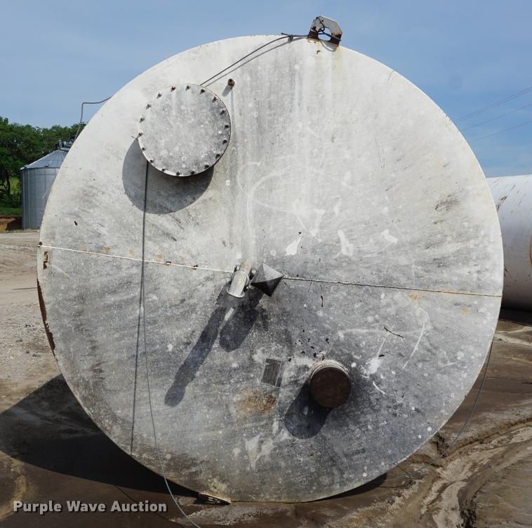 image for item DD7669 Upright fuel tank