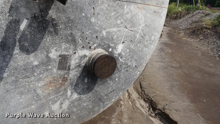 image for item DD7669 Upright fuel tank