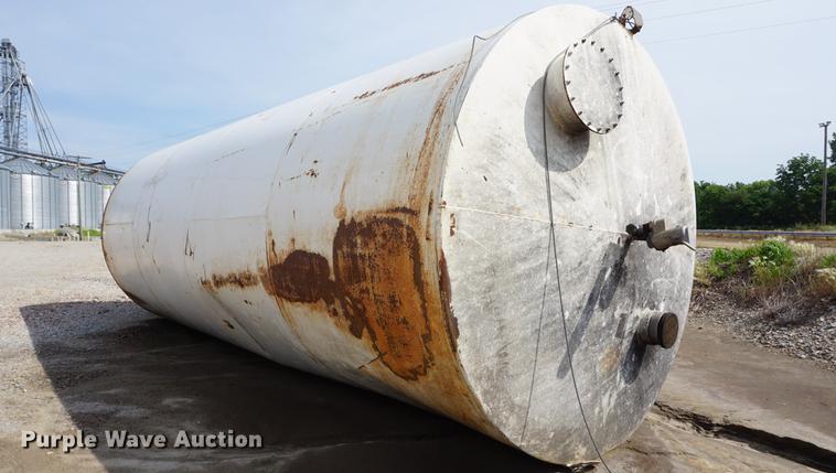 image for item DD7669 Upright fuel tank