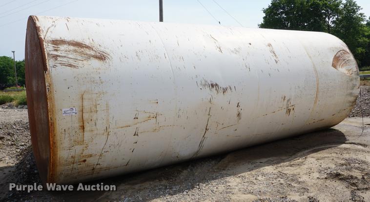 image for item DD7670 Upright fuel tank