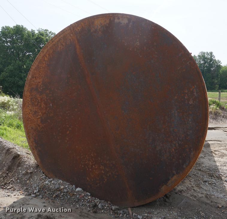 image for item DD7670 Upright fuel tank