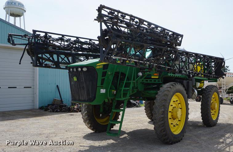 image for item DD7671 2009 John Deere 4930 sprayer