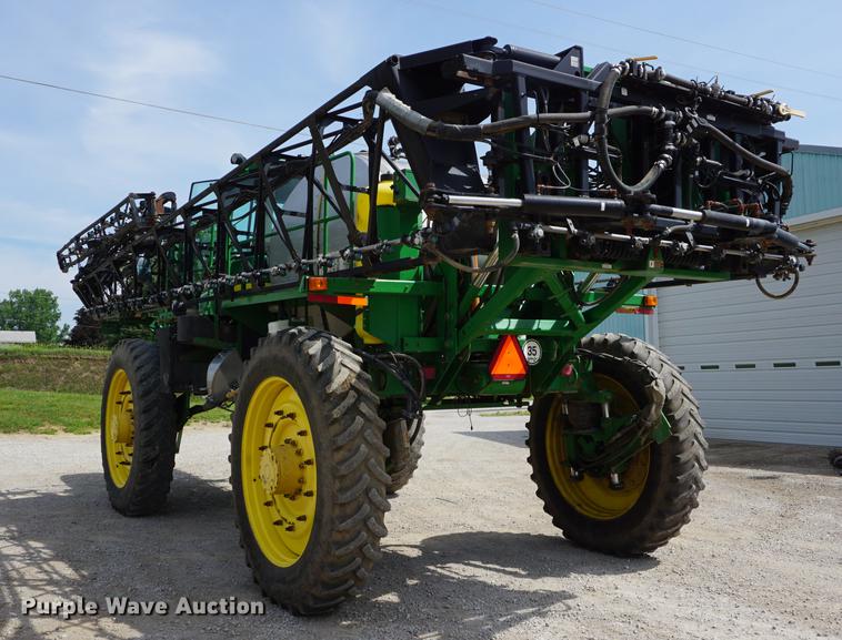 image for item DD7671 2009 John Deere 4930 sprayer
