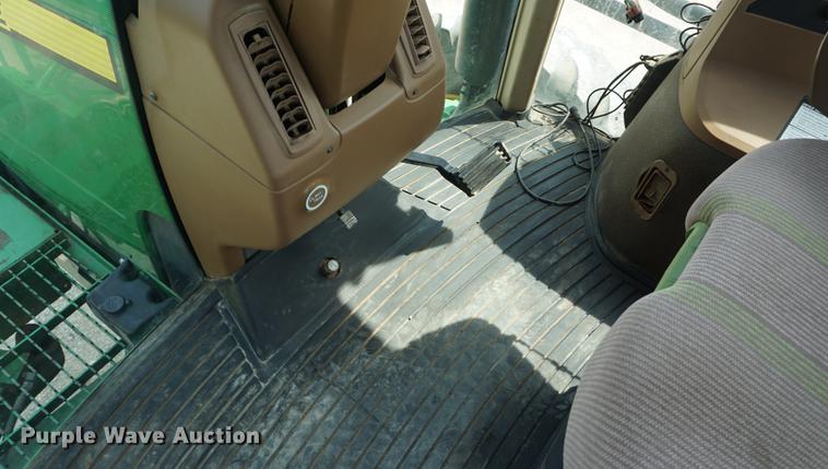 image for item DD7671 2009 John Deere 4930 sprayer