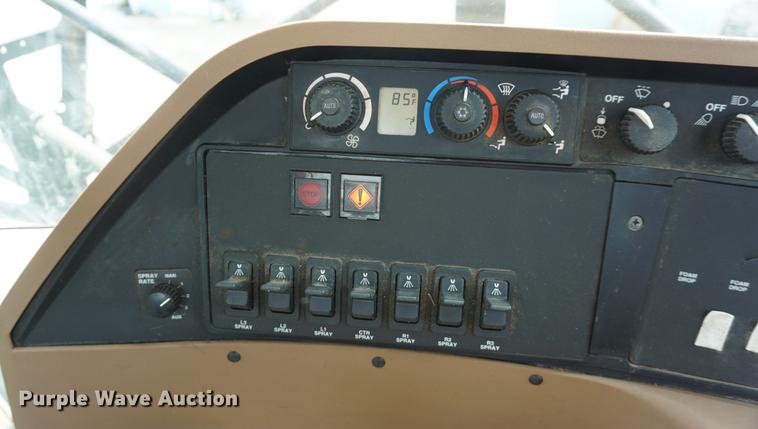 image for item DD7671 2009 John Deere 4930 sprayer