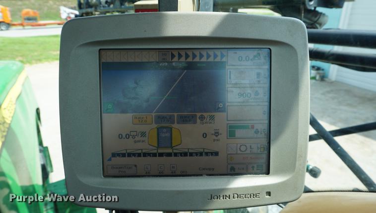 image for item DD7671 2009 John Deere 4930 sprayer