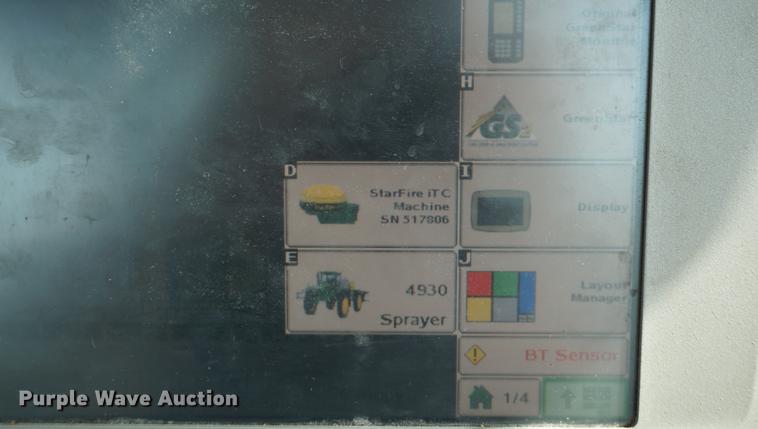 image for item DD7671 2009 John Deere 4930 sprayer