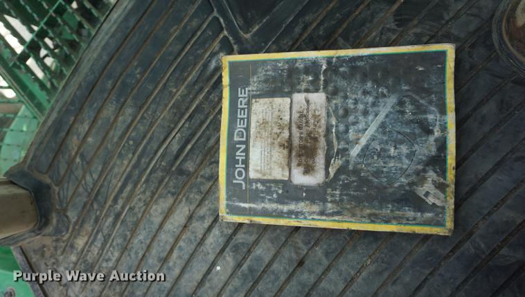 image for item DD7671 2009 John Deere 4930 sprayer