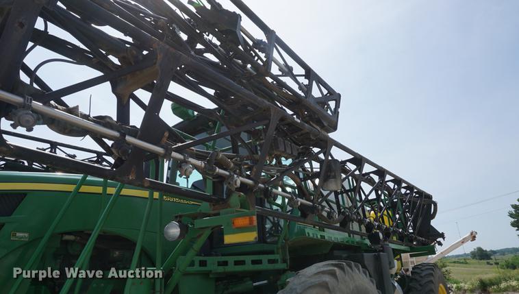 image for item DD7671 2009 John Deere 4930 sprayer