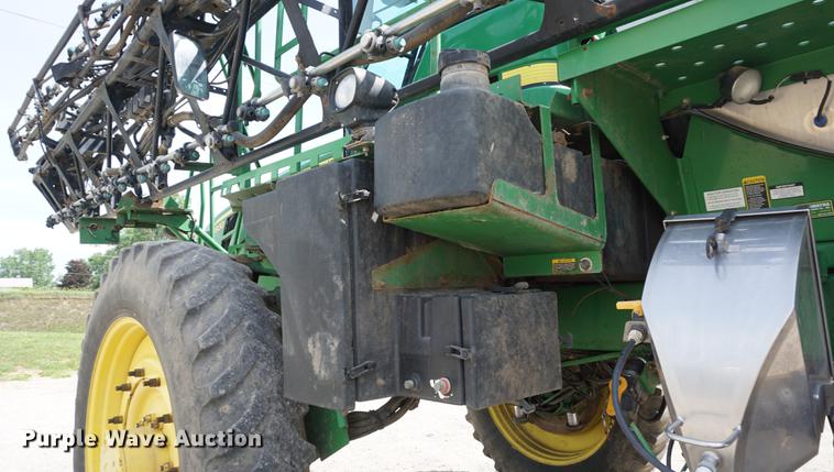 image for item DD7671 2009 John Deere 4930 sprayer