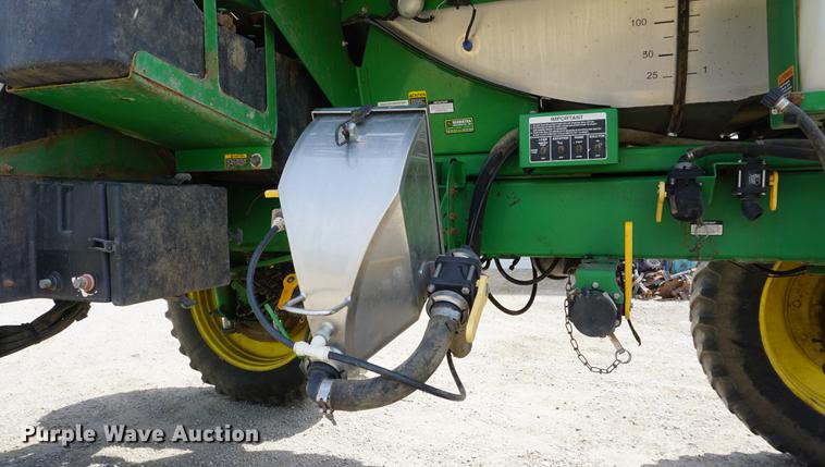 image for item DD7671 2009 John Deere 4930 sprayer