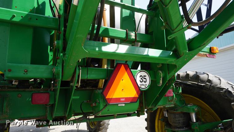image for item DD7671 2009 John Deere 4930 sprayer