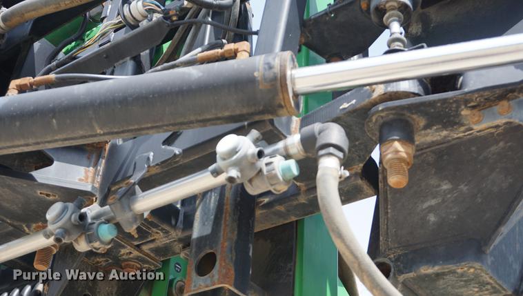 image for item DD7671 2009 John Deere 4930 sprayer