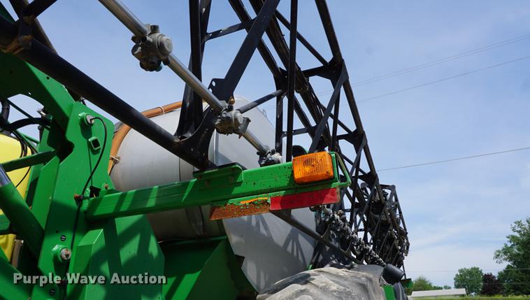 image for item DD7671 2009 John Deere 4930 sprayer