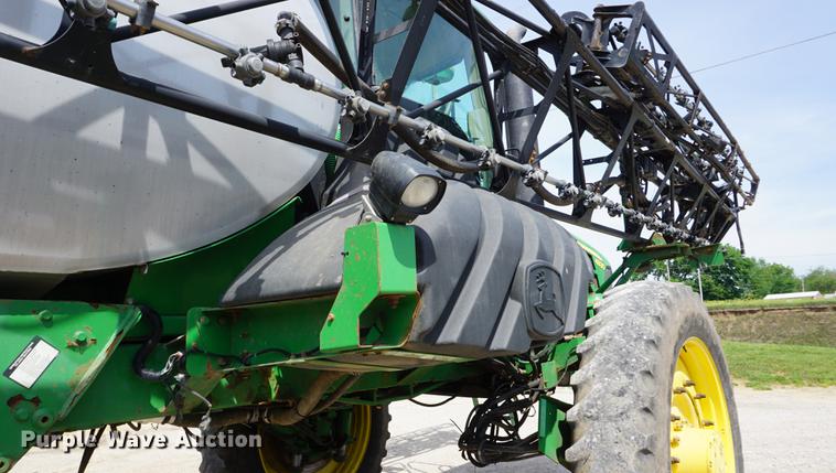 image for item DD7671 2009 John Deere 4930 sprayer