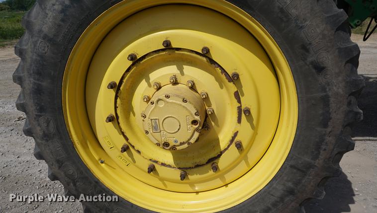 image for item DD7671 2009 John Deere 4930 sprayer