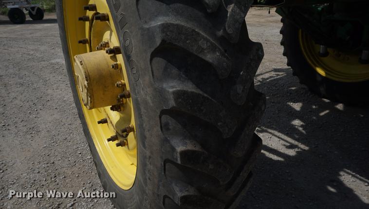 image for item DD7671 2009 John Deere 4930 sprayer