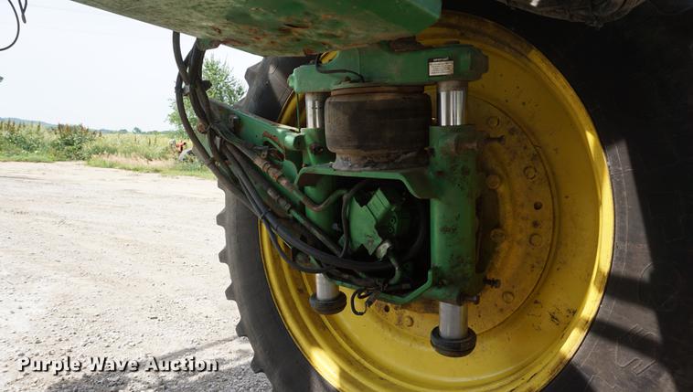 image for item DD7671 2009 John Deere 4930 sprayer
