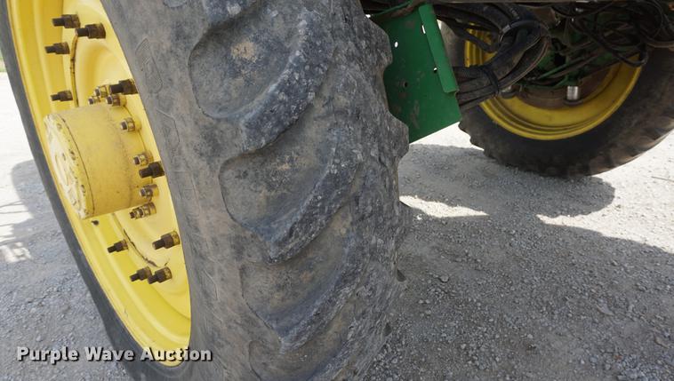 image for item DD7671 2009 John Deere 4930 sprayer