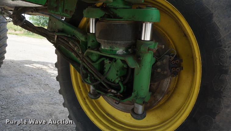 image for item DD7671 2009 John Deere 4930 sprayer