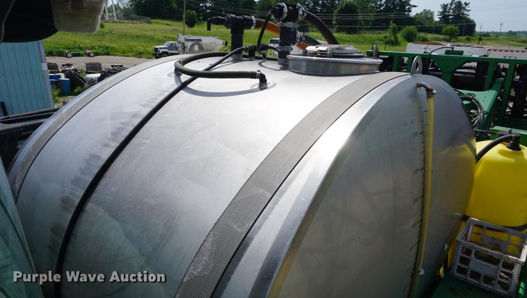 image for item DD7671 2009 John Deere 4930 sprayer