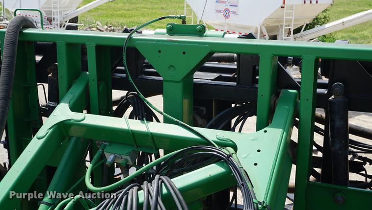 image for item DD7671 2009 John Deere 4930 sprayer